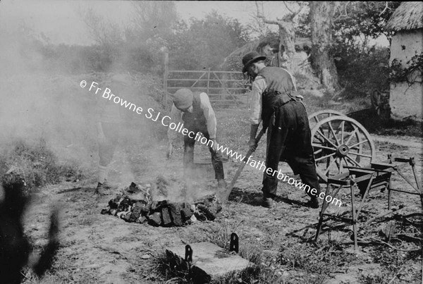 PEOPLE I HAVE SEEN ALBUM PAGE 16 WAY SIDE WORKERS   SHOEING A WHEEL